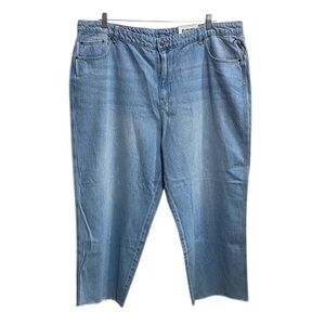 NWT Future Collective Light Wash Straight Leg Jeans‎ – Size 22